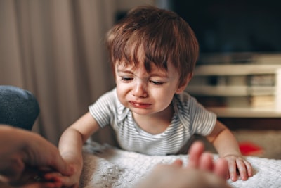夜泣きが多い子・少ない子